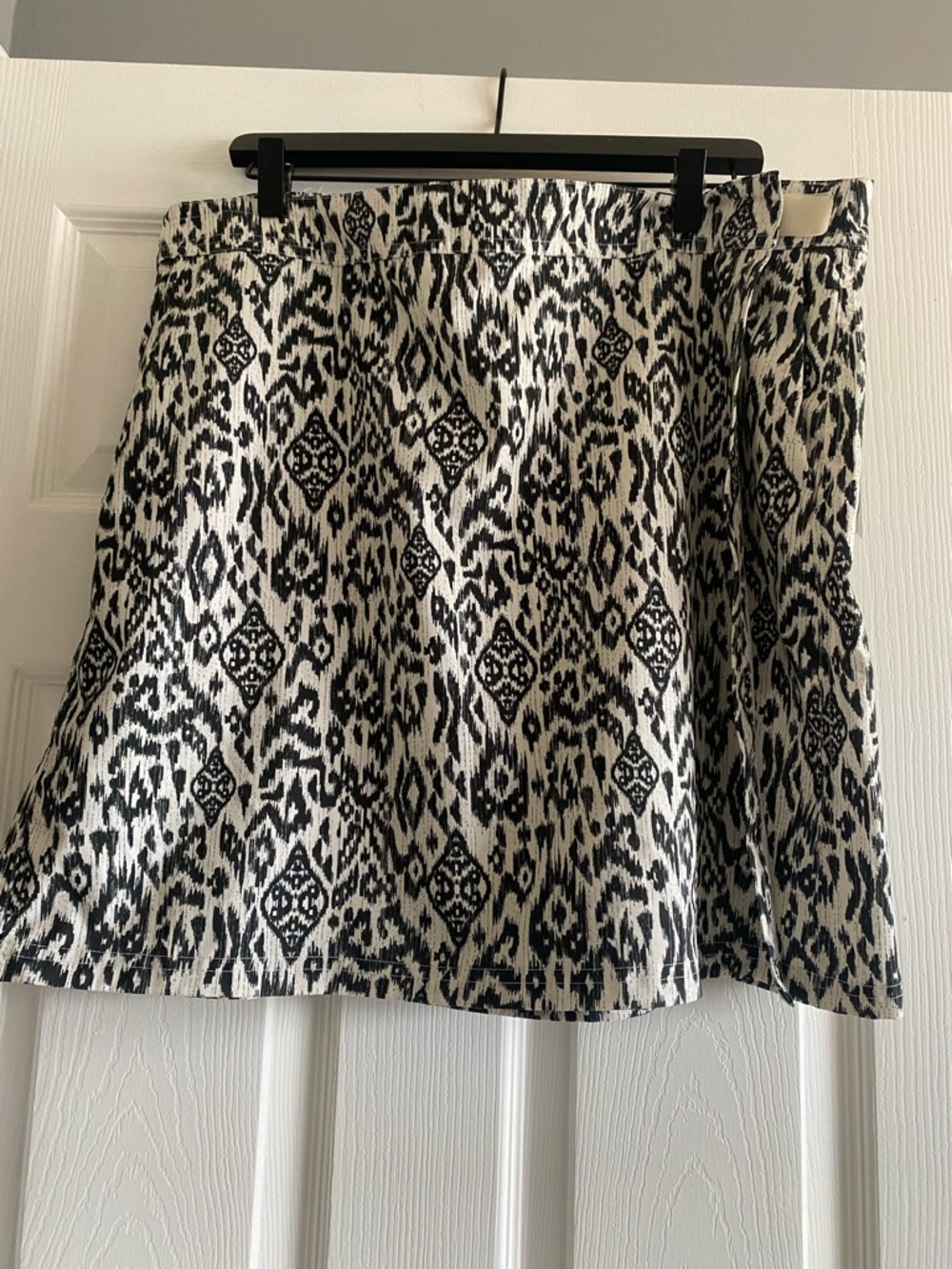 Ripskirt Hawaii Black and White Ikat A-Line Skirt